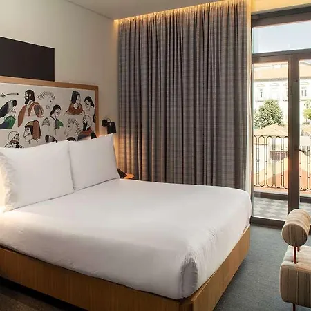 Se Catedral Porto, Tapestry Collection By Hilton Oporto